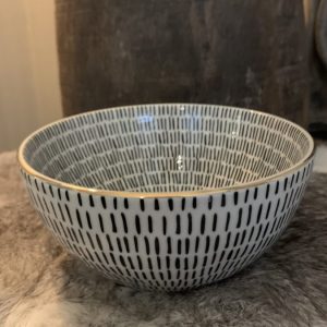 Schaal wit met Zwarte Streepjes